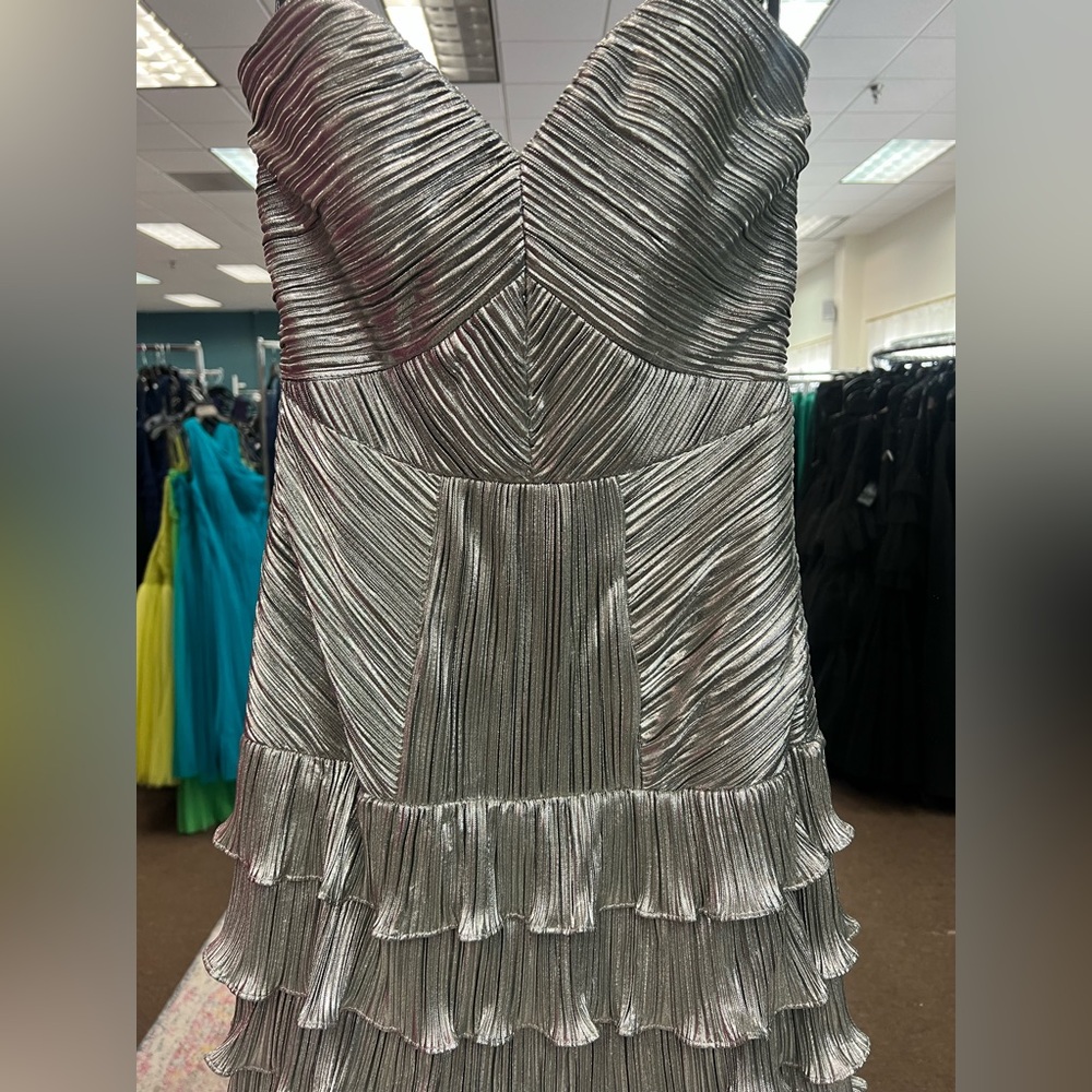 Zac Posen Silver Metallic Ruffle Gown size 6 - Picture 5 of 11